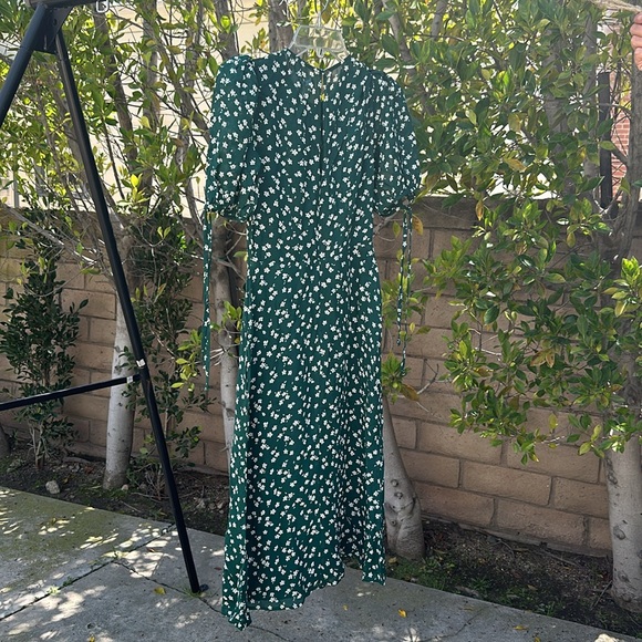 NWT Reformation Oakley Dress in Annette Floral Green Size 2 - Picture 12 of 12